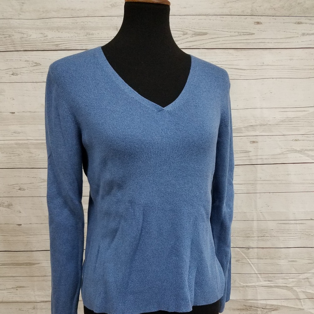 Lands End blue v neck sweater